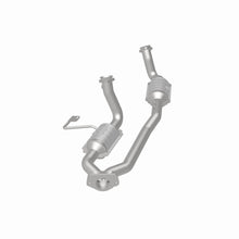 Load image into Gallery viewer, MagnaFlow Exhaust Products 49624 OEM Grade Direct-Fit Catalytic Converter for Select Ford Windstar