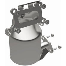 Load image into Gallery viewer, MagnaFlow Exhaust Products 290062 OEM Grade Manifold Catalytic Converter for Select Nissan Altima