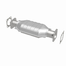 Load image into Gallery viewer, MagnaFlow Exhaust Products 3391652 California CARB Direct-Fit Catalytic Converter for Select Chevrolet LUV, Isuzu Amigo, Isuzu Pickup, Isuzu Rodeo, Isuzu Trooper