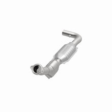 Load image into Gallery viewer, MagnaFlow Exhaust Products 51934 OEM Grade Direct-Fit Catalytic Converter for Select Ford Expedition, Ford F-150, Ford F-250, Lincoln Navigator