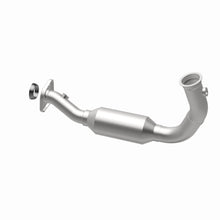Load image into Gallery viewer, MagnaFlow Exhaust Products 5451583 California CARB Direct-Fit Catalytic Converter for Select Jeep Liberty