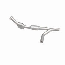 Load image into Gallery viewer, MagnaFlow Exhaust Products 447180 California CARB Direct-Fit Catalytic Converter for Select Ford E-150 Econoline, Ford E-150 Econoline Club Wagon, Ford E-250 Econoline