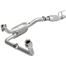 Load image into Gallery viewer, MagnaFlow Exhaust Products 93423 Standard Grade Direct-Fit Catalytic Converter for Select Ford E-150 Econoline, Ford E-150 Econoline Club Wagon