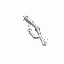 Load image into Gallery viewer, MagnaFlow Exhaust Products 5592282 California CARB Direct-Fit Catalytic Converter for Select Honda Odyssey