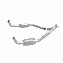 Load image into Gallery viewer, MagnaFlow Exhaust Products 93691 Standard Grade Direct-Fit Catalytic Converter for Select Land Rover Defender 110, Land Rover Defender 90, Land Rover Discovery