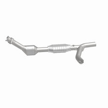 Load image into Gallery viewer, MagnaFlow Exhaust Products 49426 OEM Grade Direct-Fit Catalytic Converter for Select Ford E-150, Ford E-150 Club Wagon, Ford E-150 Econoline, Ford E-150 Econoline Club Wagon, Ford E-250, Ford E-250 Econoline