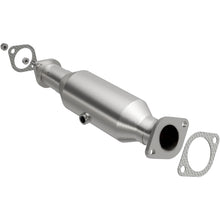 Load image into Gallery viewer, MagnaFlow Exhaust Products 5561161 California CARB Direct-Fit Catalytic Converter for Select Kia Forte Koup