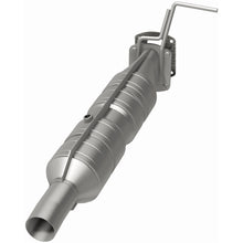 Load image into Gallery viewer, MagnaFlow Exhaust Products 280435 OEM Grade Direct-Fit Catalytic Converter for Select Ford F-53 Motorhome Chassis, Ford F-59 Commercial Stripped Chassis
