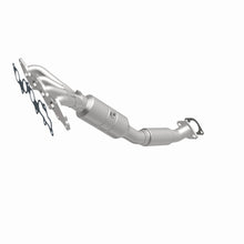 Load image into Gallery viewer, MagnaFlow Exhaust Products 49139 OEM Grade Manifold Catalytic Converter for Select Ford Focus
