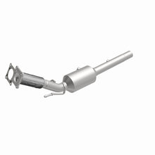 Load image into Gallery viewer, MagnaFlow Exhaust Products 5661377 California CARB Direct-Fit Catalytic Converter for Select Volkswagen Beetle
