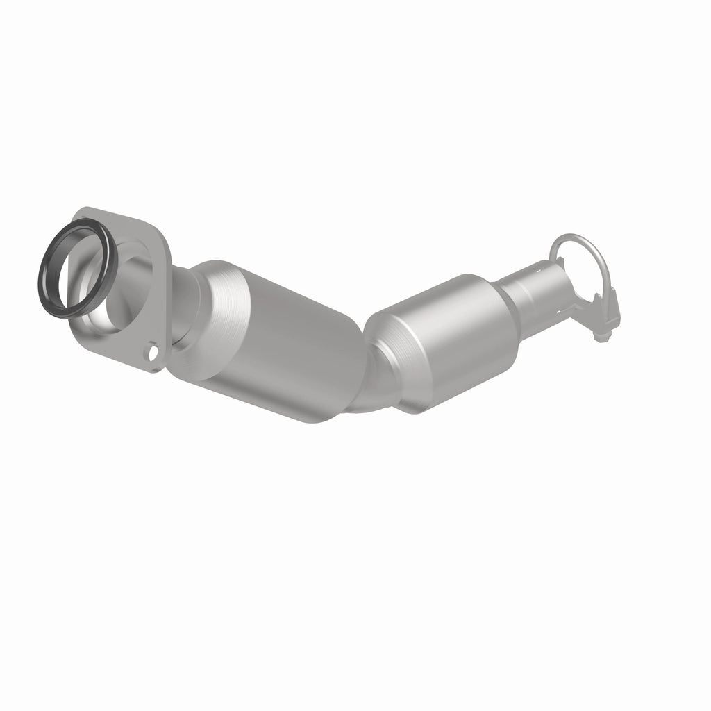 MagnaFlow Exhaust Products 52455 OEM Grade Direct-Fit Catalytic Converter for Select Toyota Prius, Toyota Prius Plug-In