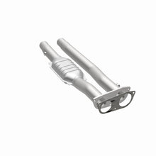 Load image into Gallery viewer, MagnaFlow Exhaust Products 95471 HM Grade Direct-Fit Catalytic Converter for Select Chevrolet C2500, Chevrolet C2500 Suburban, Chevrolet C3500, Chevrolet C3500HD, Chevrolet K2500, Chevrolet K2500 Suburban, Chevrolet K3500, GMC C2500, GMC C2500 Suburban,