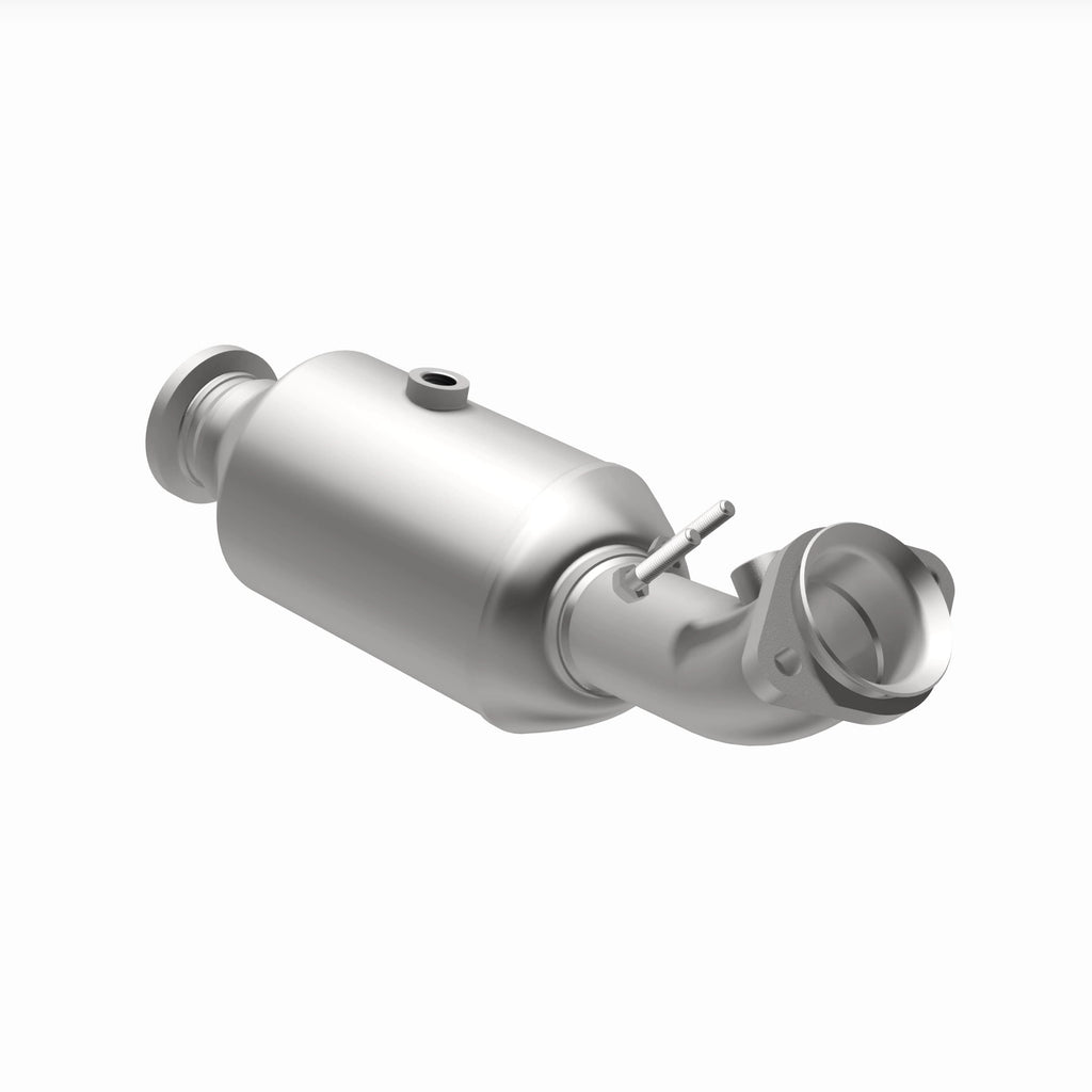 MagnaFlow Exhaust Products 21-682 OEM Grade Direct-Fit Catalytic Converter for Select Mercedes-Benz C400, Mercedes-Benz C43 AMG, Mercedes-Benz C450 AMG, Mercedes-Benz E43 AMG, Mercedes-Benz E450, Mercedes-Benz GLC43 AMG