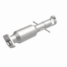 Load image into Gallery viewer, MagnaFlow Exhaust Products 5421913 California CARB Direct-Fit Catalytic Converter for Select Chevrolet Malibu, Pontiac G6, Saturn Aura