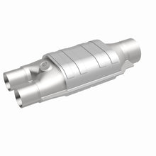 Load image into Gallery viewer, MagnaFlow Exhaust Products 99047HM HM Grade Universal Catalytic Converter for Select Chevrolet Express 1500, Chevrolet Express 2500, GMC Savana 1500, GMC Savana