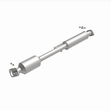 Load image into Gallery viewer, MagnaFlow Exhaust Products 5571820 California CARB Direct-Fit Catalytic Converter for Select Hyundai Sonata