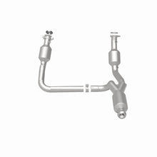 Load image into Gallery viewer, MagnaFlow Exhaust Products 280424 OEM Grade Direct-Fit Catalytic Converter for Select Chevrolet Silverado 1500, Chevrolet Suburban, Chevrolet Tahoe, GMC Sierra 1500, GMC Yukon, GMC Yukon XL