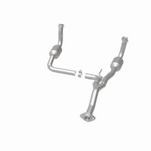 Load image into Gallery viewer, MagnaFlow Exhaust Products 5451186 California CARB Direct-Fit Catalytic Converter for Select Jeep Liberty