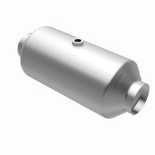Load image into Gallery viewer, MagnaFlow Exhaust Products 51299 OEM Grade Universal Catalytic Converter for Select Ford E-450 Super Duty, Ford F-350 Super Duty, Ford F-450 Super Duty, Ford F-53 Motorhome Chassis, Ford F-550 Super Duty, Ford F-59 Commercial Stripped Chassis, Ford