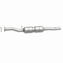 Load image into Gallery viewer, MagnaFlow Exhaust Products 55324 HM Grade Direct-Fit Catalytic Converter for Select Ford Excursion, Ford F-250 Super Duty, Ford F-350 Super Duty, Ford F-450 Super Duty, Ford F-550 Super Duty