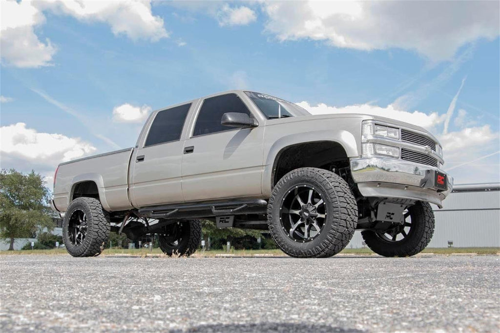 Rough Country 16140 Suspension Lift Kit for Select Chevrolet K2500, Chevrolet K2500 Suburban, Chevrolet K3500, GMC K3500