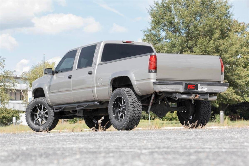Rough Country 16170 Suspension Lift Kit for Select Chevrolet K2500, Chevrolet K2500 Suburban, Chevrolet K3500, GMC K3500
