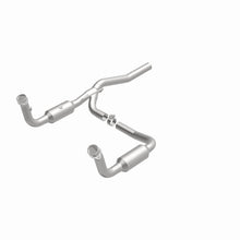 Load image into Gallery viewer, MagnaFlow Exhaust Products 5451187 California CARB Direct-Fit Catalytic Converter for Select Dodge Nitro, Jeep Liberty