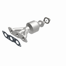 Load image into Gallery viewer, MagnaFlow Exhaust Products 51772 OEM Grade Manifold Catalytic Converter for Select Mitsubishi Outlander