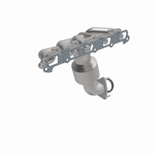 Load image into Gallery viewer, MagnaFlow Exhaust Products 4583862 California CARB Manifold Catalytic Converter for Select Chevrolet Colorado, GMC Canyon, Hummer H3, Isuzu i-350