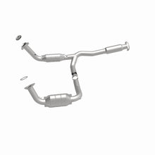 Load image into Gallery viewer, MagnaFlow Exhaust Products 49886 OEM Grade Direct-Fit Catalytic Converter for Select Buick Rainier, Chevrolet Trailblazer EXT, GMC Envoy XL, GMC Envoy XUV, Isuzu Ascender