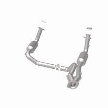 Load image into Gallery viewer, MagnaFlow Exhaust Products 4451419 California CARB Direct-Fit Catalytic Converter for Select Chevrolet Express 1500, Chevrolet Silverado 1500, Chevrolet Silverado 2500, Chevrolet Suburban 1500, Chevrolet Tahoe, GMC Sierra 1500, GMC Sierra 2500, GMC