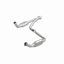 Load image into Gallery viewer, MagnaFlow Exhaust Products 49644 OEM Grade Direct-Fit Catalytic Converter for Select Chevrolet Silverado HD, Chevrolet Silverado HD Classic, Chevrolet Silverado Classic, Chevrolet Silverado HD, GMC Sierra HD, GMC Sierra HD Classic, GMC Sierra Classic,