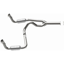 Load image into Gallery viewer, MagnaFlow Exhaust Products 23073 HM Grade Direct-Fit Catalytic Converter for Select Chevrolet Express 1500, Chevrolet Express 2500, Chevrolet Express 3500, GMC Savana 1500, GMC Savana 2500, GMC Savana