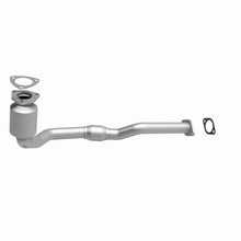 Load image into Gallery viewer, MagnaFlow Exhaust Products 51390 OEM Grade Direct-Fit Catalytic Converter for Select Saturn Vue