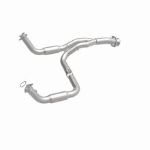 Load image into Gallery viewer, MagnaFlow Exhaust Products 5451644 California CARB Direct-Fit Catalytic Converter for Select Chevrolet Silverado HD, Chevrolet Silverado HD, GMC Sierra HD, GMC Sierra HD