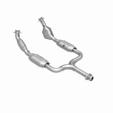 Load image into Gallery viewer, MagnaFlow Exhaust Products 441110 California CARB Direct-Fit Catalytic Converter for Select Ford Mustang