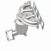 Load image into Gallery viewer, MagnaFlow Exhaust Products 52774 OEM Grade Manifold Catalytic Converter for Select Hyundai Santa Fe, Kia Sorento