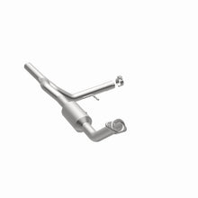 Load image into Gallery viewer, MagnaFlow Exhaust Products 5451695 California CARB Direct-Fit Catalytic Converter for Select Ford F-150, Lincoln Mark LT