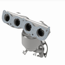 Load image into Gallery viewer, MagnaFlow Exhaust Products 5531081 California CARB Manifold Catalytic Converter for Select Kia Forte
