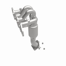 Load image into Gallery viewer, MagnaFlow Exhaust Products 5531382 California CARB Manifold Catalytic Converter for Select Ford Escape, Mazda Tribute, Mercury Mariner