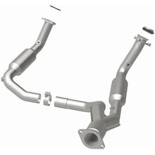Load image into Gallery viewer, MagnaFlow Exhaust Products 5451650 California CARB Direct-Fit Catalytic Converter for Select Buick Rainier, Chevrolet Trailblazer, GMC Envoy