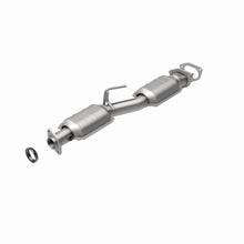 Load image into Gallery viewer, MagnaFlow Exhaust Products 447234 California CARB Direct-Fit Catalytic Converter for Select Ford Explorer
