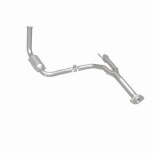 Load image into Gallery viewer, MagnaFlow Exhaust Products 93382 HM Grade Direct-Fit Catalytic Converter for Select Jeep Liberty