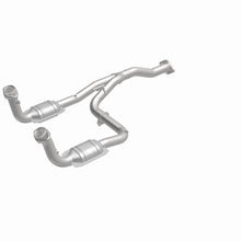 Load image into Gallery viewer, MagnaFlow Exhaust Products 23957 HM Grade Direct-Fit Catalytic Converter for Select Jeep Liberty