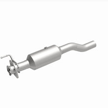 Load image into Gallery viewer, MagnaFlow Exhaust Products 280440 OEM Grade Direct-Fit Catalytic Converter for Select Ford F-350 Super Duty, Ford F-450 Super Duty, Ford F-550 Super Duty