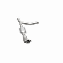 Load image into Gallery viewer, MagnaFlow Exhaust Products 447157 California CARB Direct-Fit Catalytic Converter for Select Ford E-150 Econoline, Ford E-150 Econoline Club Wagon