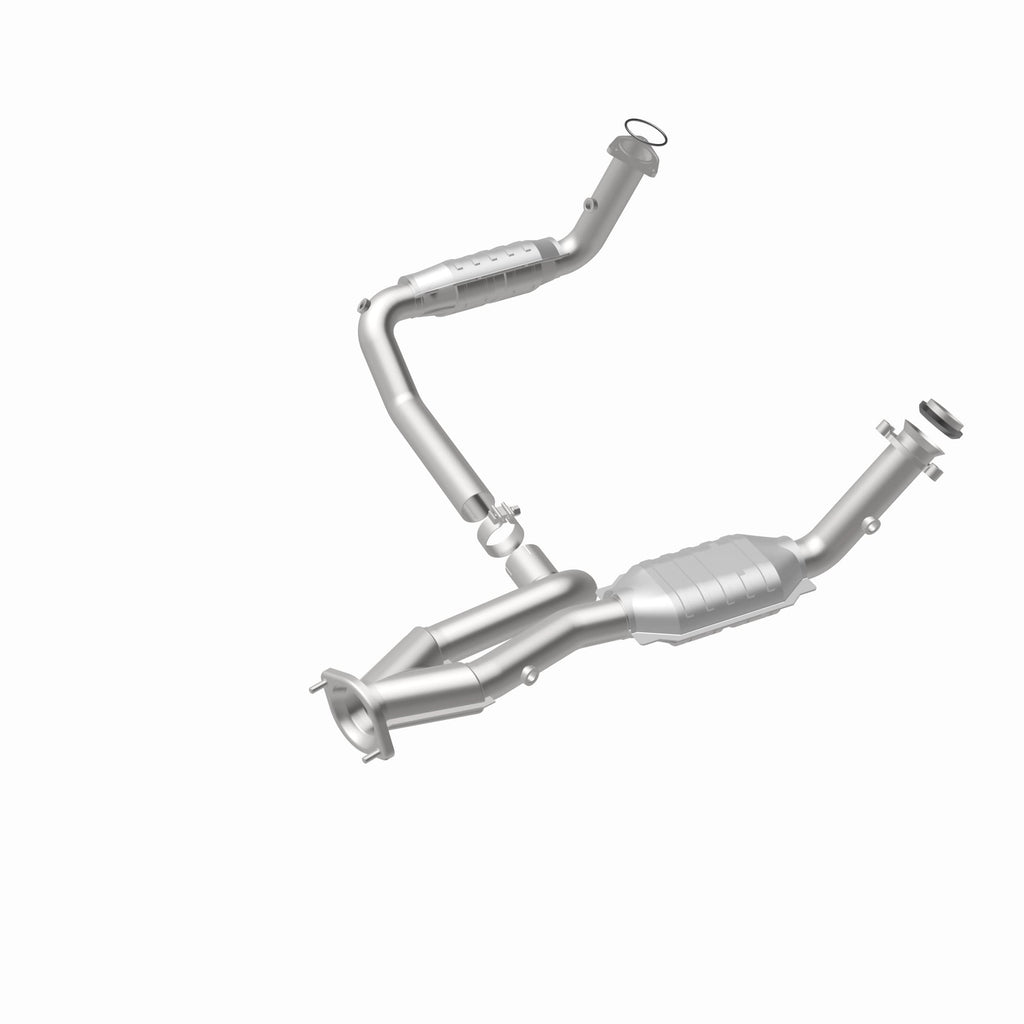 MagnaFlow Exhaust Products 51097 OEM Grade Direct-Fit Catalytic Converter for Select Cadillac Escalade, Chevrolet Avalanche 1500, Chevrolet Silverado 1500, Chevrolet Silverado Classic, Chevrolet Silverado 2500, Chevrolet Suburban 1500, Chevrolet Tahoe,