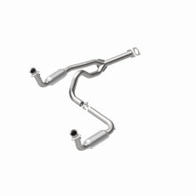 Load image into Gallery viewer, MagnaFlow Exhaust Products 49063 OEM Grade Direct-Fit Catalytic Converter for Select Chevrolet Express 1500, Chevrolet Express 2500, Chevrolet Express 3500, GMC Savana 1500, GMC Savana 2500, GMC Savana