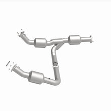 Load image into Gallery viewer, MagnaFlow Exhaust Products 280210 OEM Grade Direct-Fit Catalytic Converter for Select Chevrolet Express 2500, Chevrolet Express 3500, GMC Savana 2500, GMC Savana
