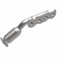 Load image into Gallery viewer, MagnaFlow Exhaust Products 22-092 OEM Grade Manifold Catalytic Converter for Select Hyundai Equus, Hyundai Genesis, Kia K900